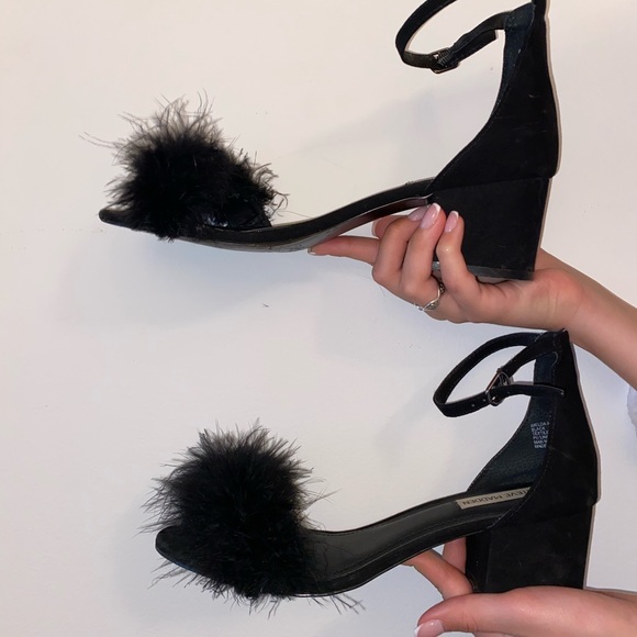 Black Steve Madden open toed heel - Picture 3 of 3